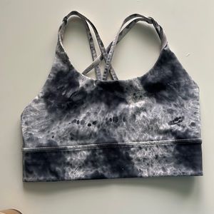 Lululemon sports bra size 8!
